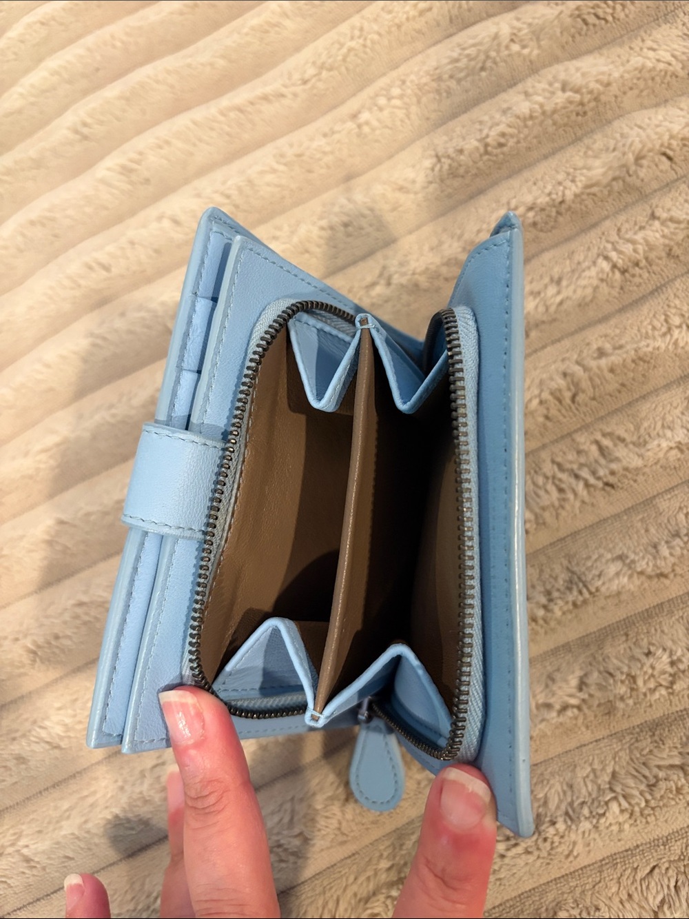 Bottega Veneta Light Blue Leather Wallet - Picture 5 of 6